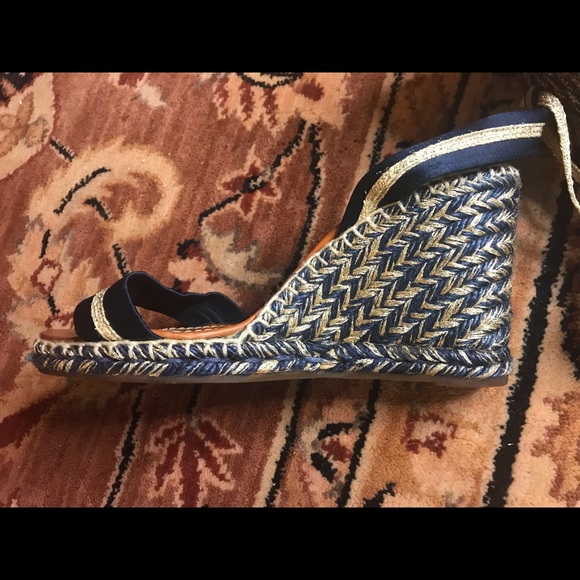 Marc Jacobs Navy and Gold Wedges, Size 38 Beautiful!! - Picture 4 of 6